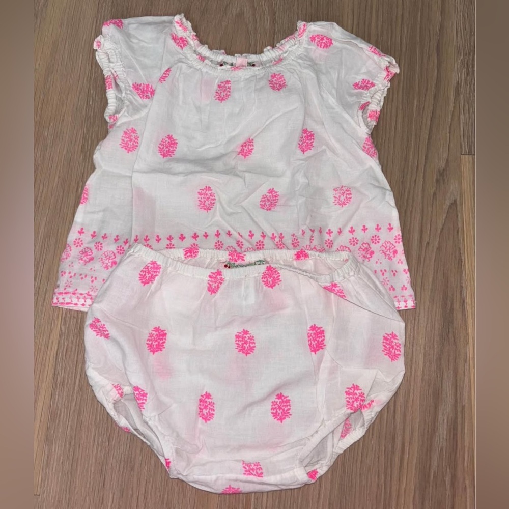 Bonpoint 2 piece set
Top and bloomers